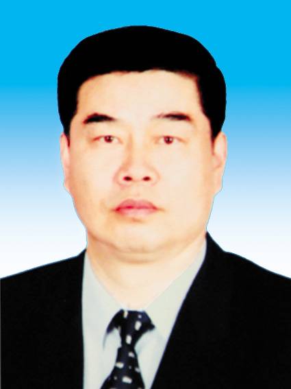 王志诚（政协内蒙古第十一届委员会原秘书长）