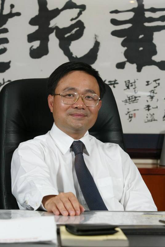 叶俊英（广东民营投资股份有限公司董事长）
