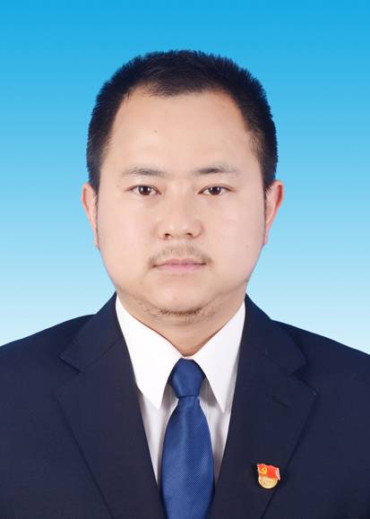 向斌（长阳土家族自治县退役军人事务局党组成员、副局长）