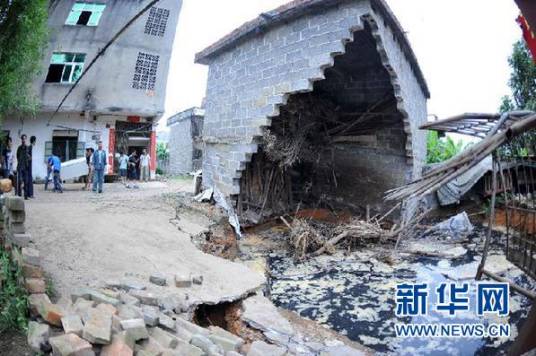 6·1广西南宁坛洛镇地陷灾害