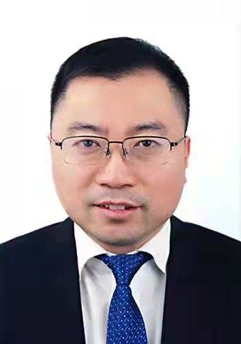 张青松（荆州市发展和改革委员会党组书记、主任）