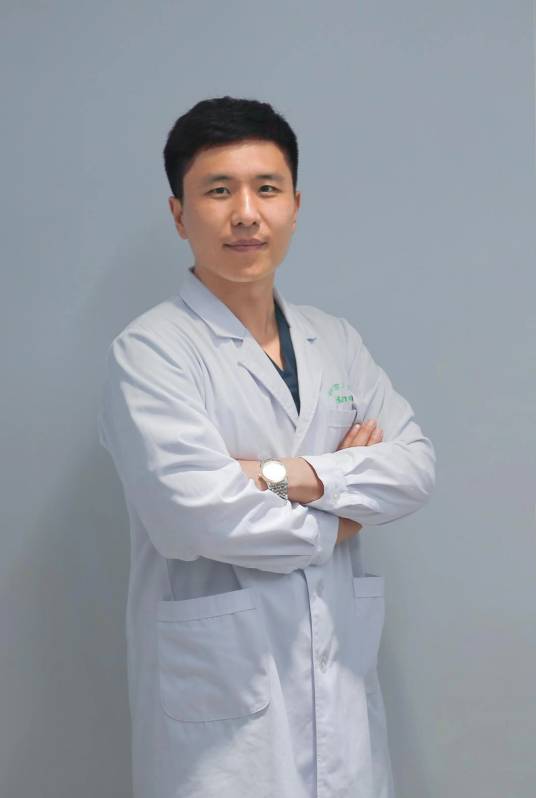 姜辉（汕头汕美医疗美容医院执业医师）
