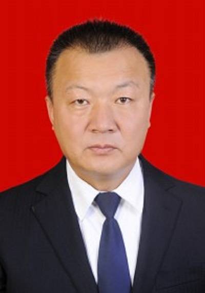 王新刚（吴忠市同心县委常委、统战部部长、政法委副书记、县政协党组副书记）