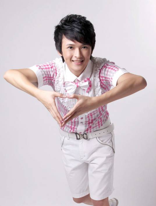 王若泽（中国男主持人）