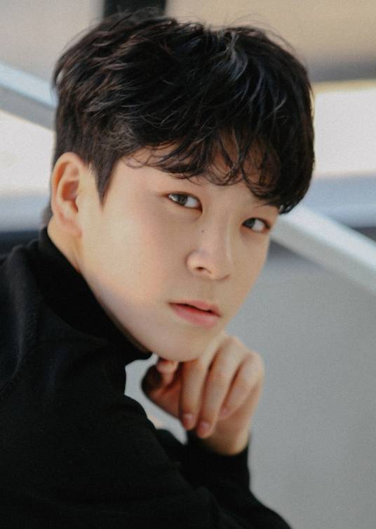 郑东元（韩国歌手）