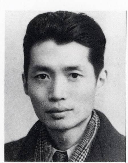 吕斯百