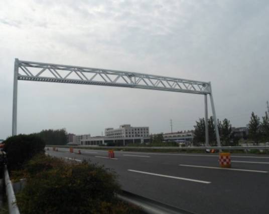 交通龙门架