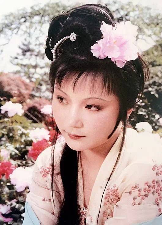 史湘云(古典名著《红楼梦》中的主要人物)