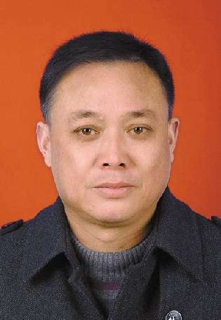 王敢（内江六中工会主席）