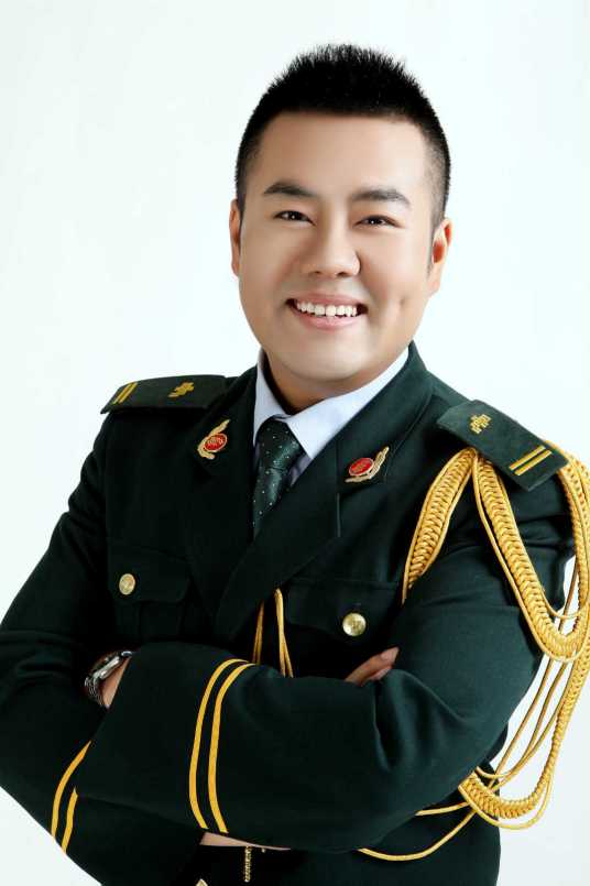 李浩鹏（中国内地民族唱法男歌手，蒋大为关门弟子）