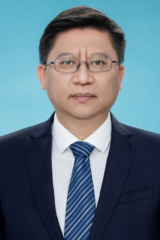 袁泉（淮安市城市发展投资控股集团有限公司党委书记、董事长、总经理，淮安市投资控股集团有限公司董事长、总经理）