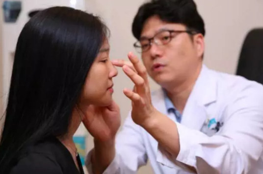 医疗美容咨询师