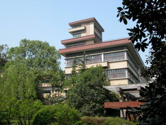 西南民族大学图书馆