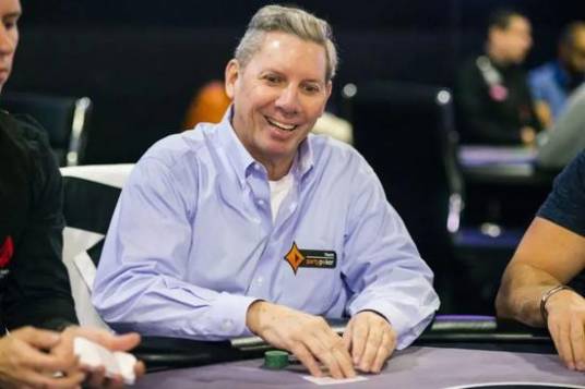 Mike Sexton（扑克名人堂成员）