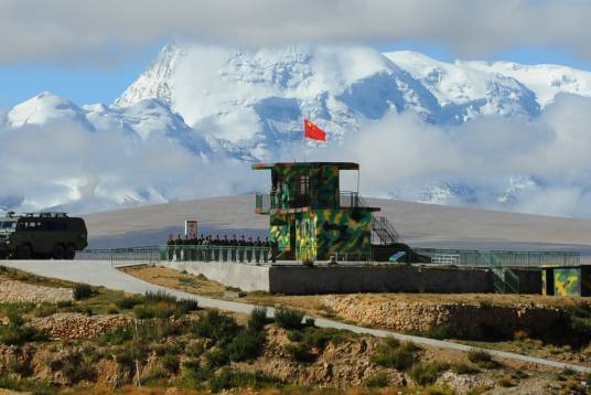 云中哨所（诗词作品）