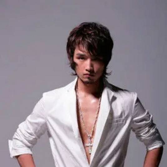 嘴角上扬的地方