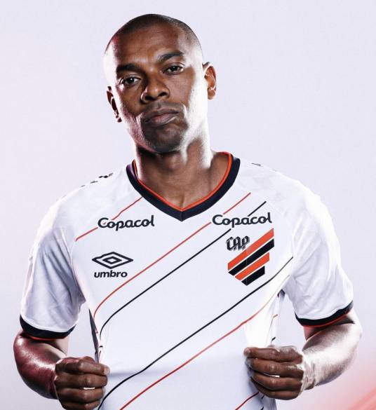 费尔南迪尼奥（1985年5月生巴西足球运动员）