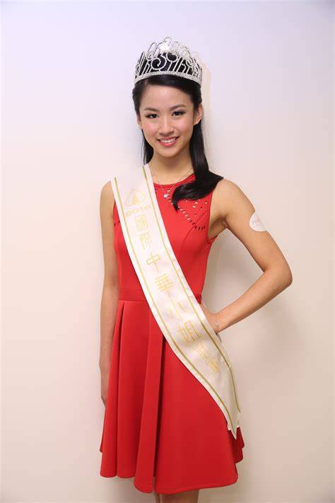 李思佳（2018国际中华小姐冠军）