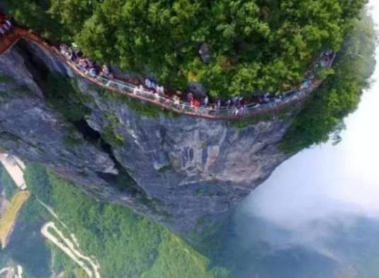 9·22天门山越野赛摔倒身亡事件