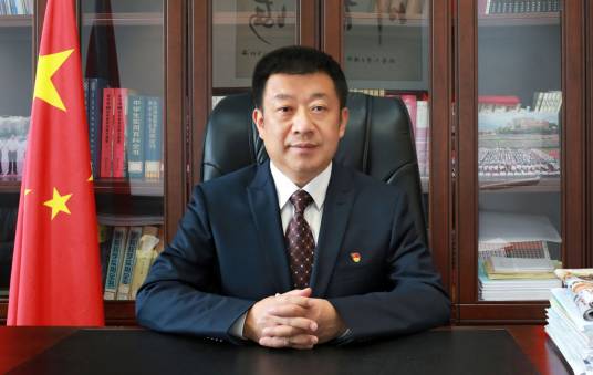 魏东（四川省绵阳中学党委书记）