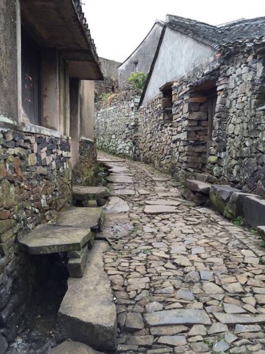 石头村（广东省江门市蓬江区棠下镇石头村）