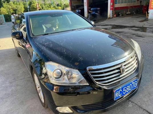 2010款新皇冠 V6 2.5 Royal 天窗导航版