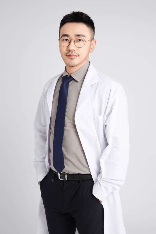 郭跃（广州美莱医疗美容医生）
