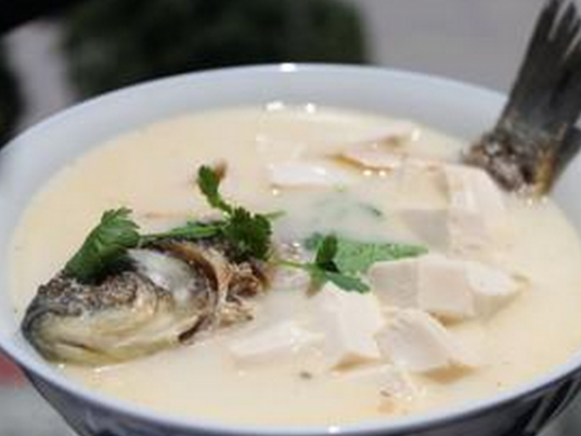 豆腐鲫鱼