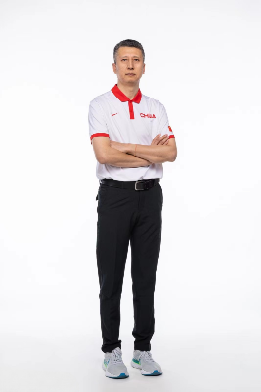 郭士强（前中国职业篮球运动员、中国国家男子篮球队主教练）