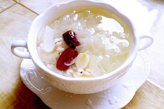 银耳百合莲子羹