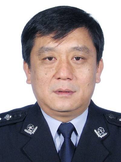 郑勇（湖南省永州市公安局党委原委员、纪委书记）