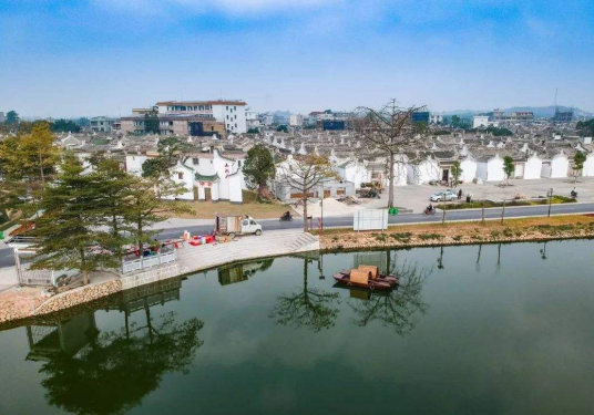 山湖村（广东省揭阳市揭西县金和镇下辖村）