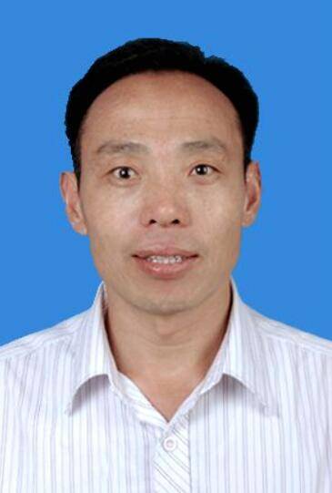 王德峰（河南省郑州市金水区教育局党组成员、副局长（正科级））