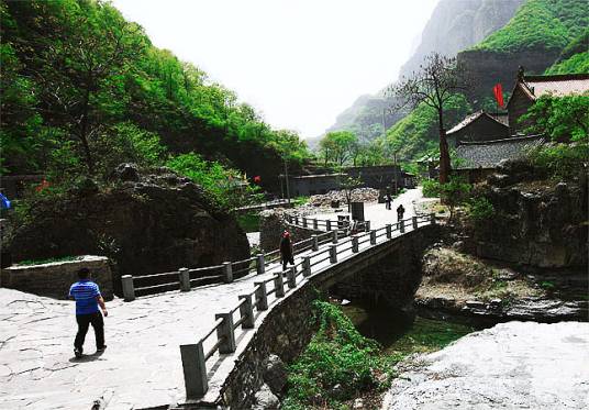过仙桥（新乡市九莲山景区桥名）