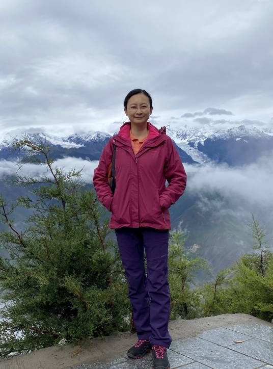 陆露（昆明医科大学研究员）