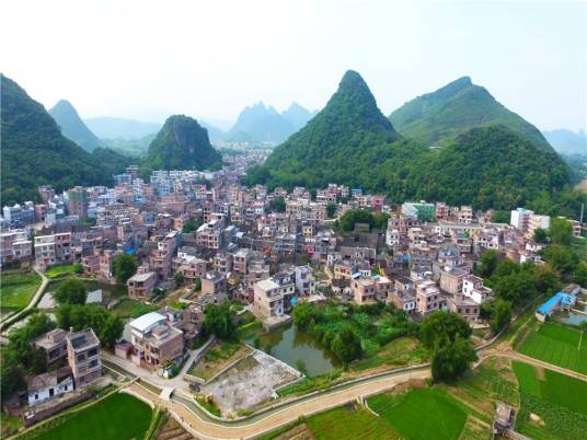 英家村（广西贺州市钟山县清塘镇下辖行政村）