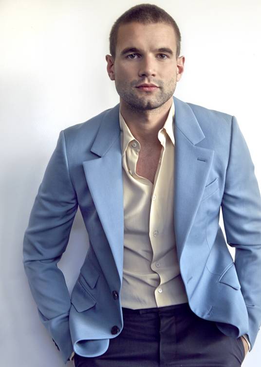 亚历克斯·罗素(澳大利亚男演员)