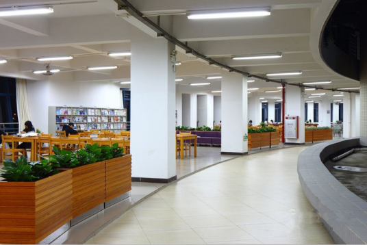 南华工商学院清远校区图书馆
