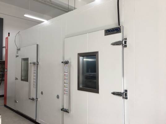 步入式高低温试验箱