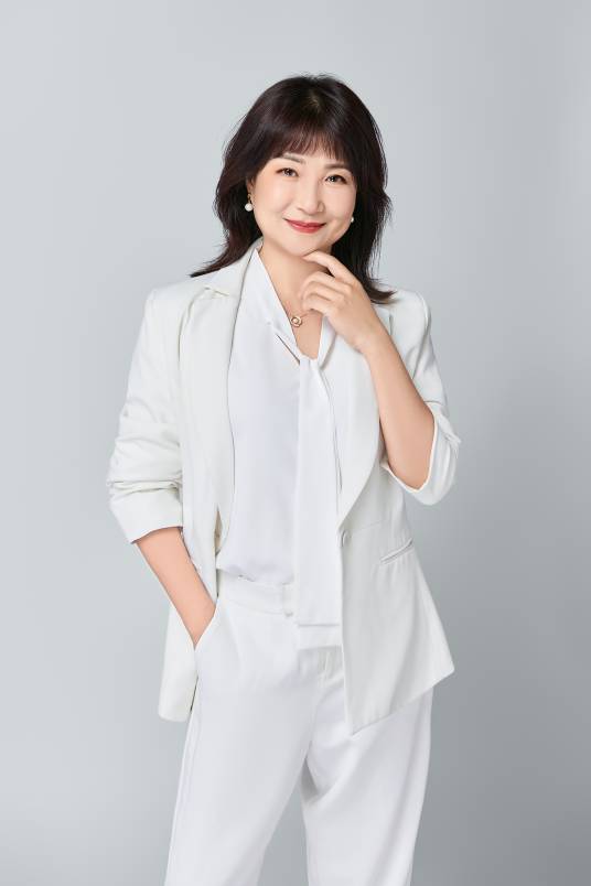 余静（中国教育网络电视台健康台副台长）