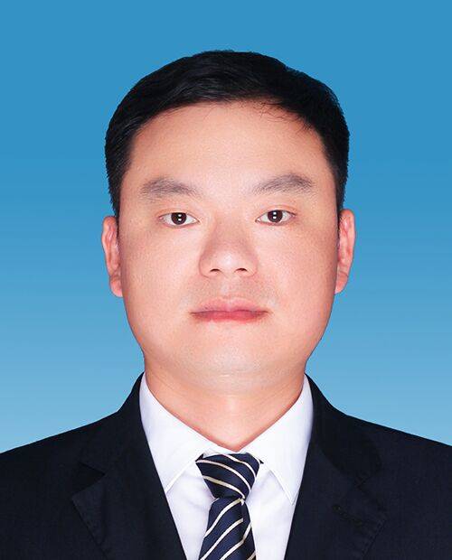 胡杰（湖南省怀化市中方县委副书记，县人民政府党组书记、县长）