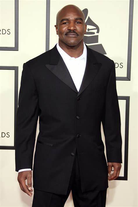 伊万德·霍利菲尔德