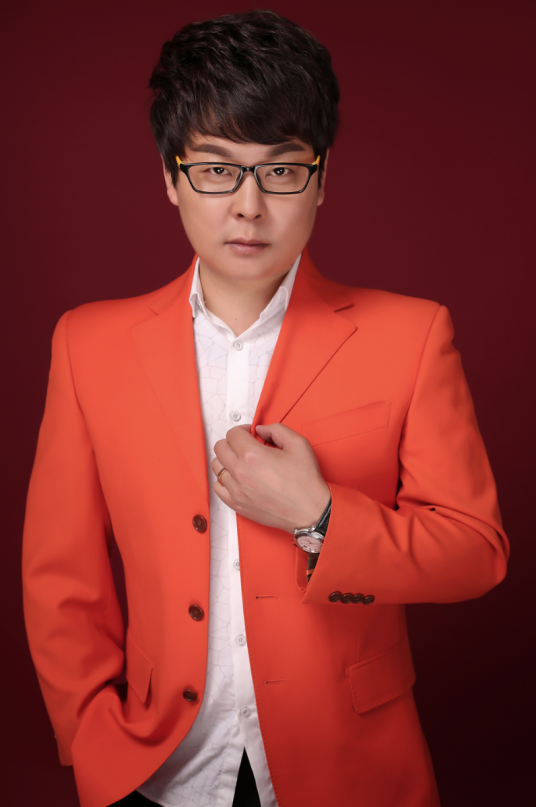 李书伟（中国内地男歌手、词曲创作人 、综艺主持人、星光大道冠军）