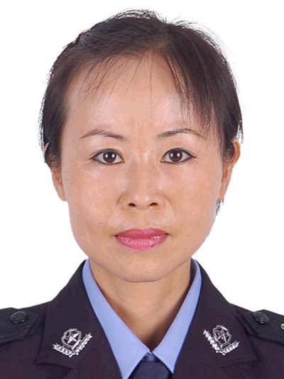 胡梅（四川省眉山市公安局原党委委员、国内安全保卫支队原支队长）