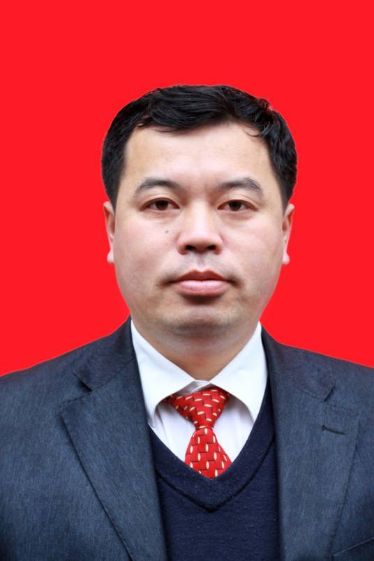 何青松（湖南省郴州市政协党组成员、秘书长，办公室主任，机关党组书记）