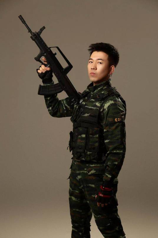 周旭（军队优秀导演）