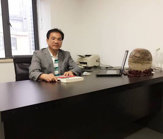 张明远（武汉理工大学教授级高级工程师）