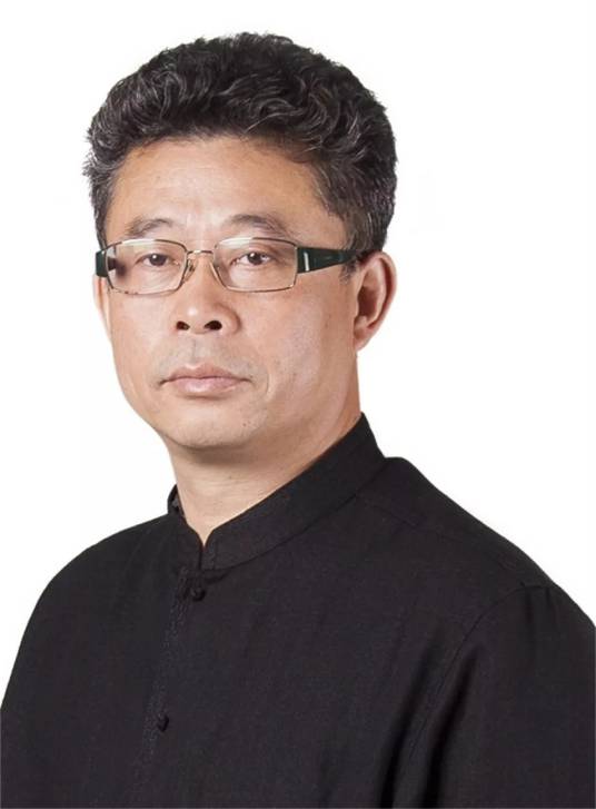 王丹（第十四届全国政协委员，中国书协第八届副主席）