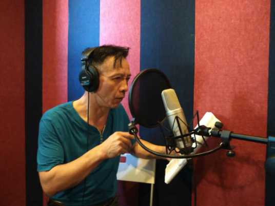 配音演员（为影片配上对白的人）