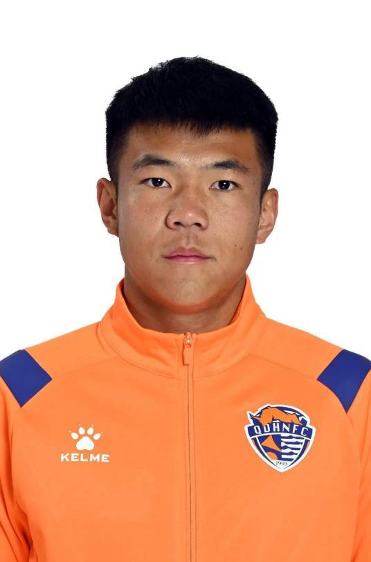 张洋（2000年生中国足球运动员）